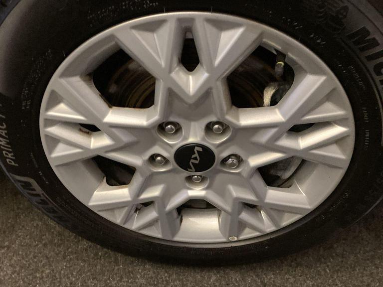 Kia CEED Photo bsapi-852324739ab6babc02f6b3019e442491015ef33c.jpg