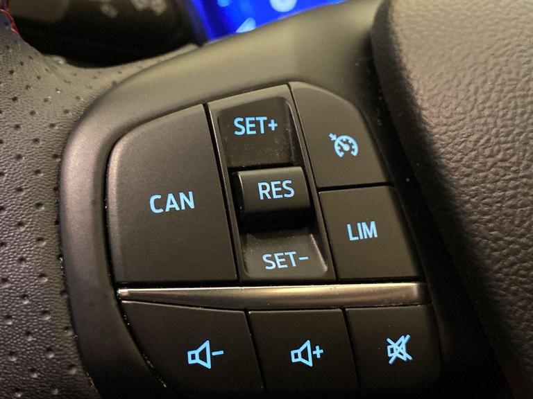 FORD FOCUS Photo bsapi-85885715adb5fbf08a9928af54636f748663022d.jpg