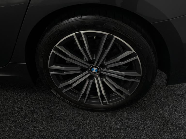 BMW 3 SERIES Photo bsapi-85e5b2ada5dde1b4ced7483ee567bca4bc7a0040.jpg