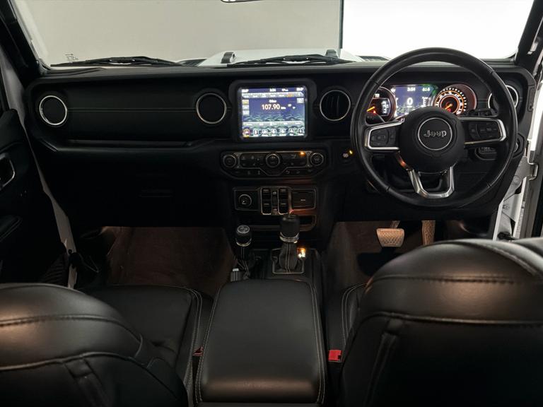 JEEP Wrangler Photo bsapi-860ae1c34eefd4d0cb98816905c44eaada776db4.jpg