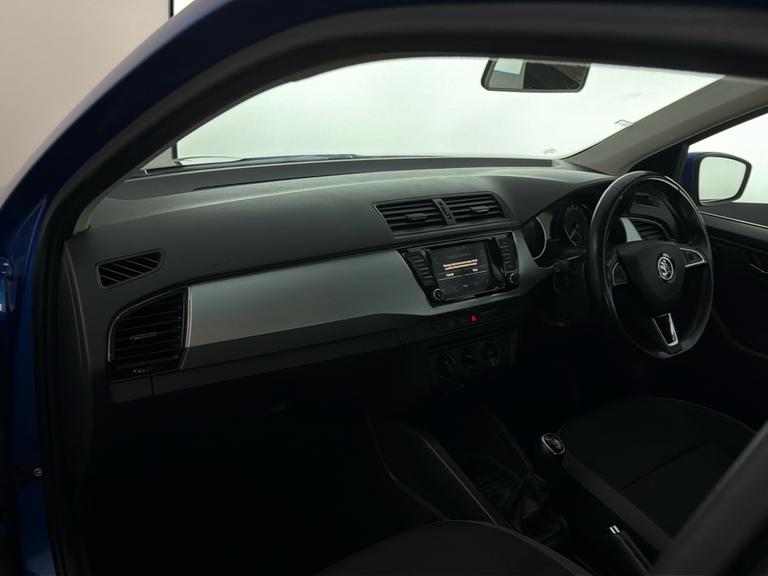 Skoda FABIA Photo bsapi-863630e9f4defe0ecb0a10cf42fb0c573f1f03e6.jpg
