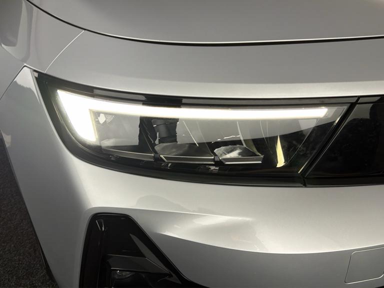 VAUXHALL ASTRA Photo bsapi-86d2621a0d9a6023265a668981f803189e51d7f7.jpg