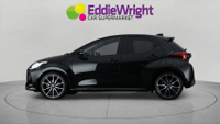 TOYOTA Yaris Photo 1