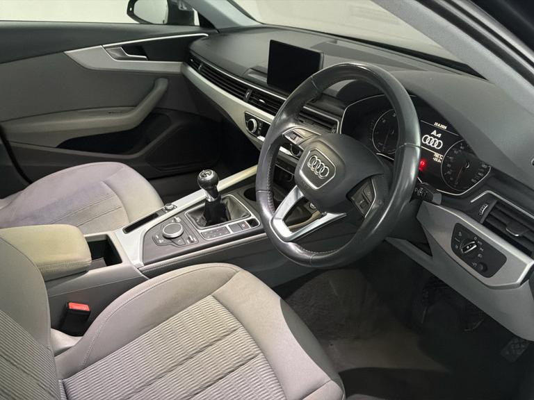 Audi A4 Photo bsapi-877b093b2c3a32169aeb95a96e55d6264c8d85b1.jpg