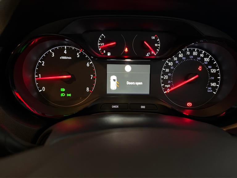 VAUXHALL Grandland X Photo bsapi-883064ccc94a164b3e88e395dedc73c9054b823e.jpg