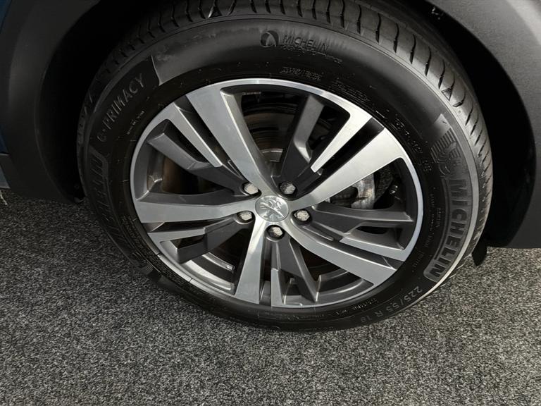 PEUGEOT 3008 Photo bsapi-8886f1b2f5b1e0eec8bdd8d51d569bbfff66f40a.jpg