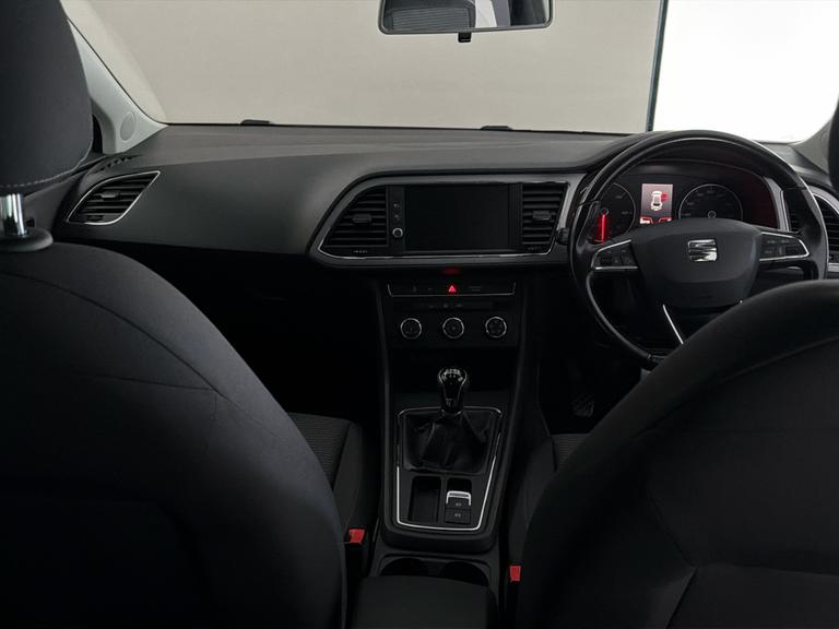 SEAT LEON Photo bsapi-88b6b30c63a1fec383c45b6c5dc19a7b890c6643.jpg