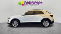 Volkswagen T-ROC Photo 2