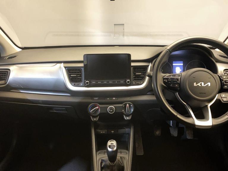 Kia STONIC Photo bsapi-88beb94c3908e2d4f498d763da8338c8f1e81127.jpg