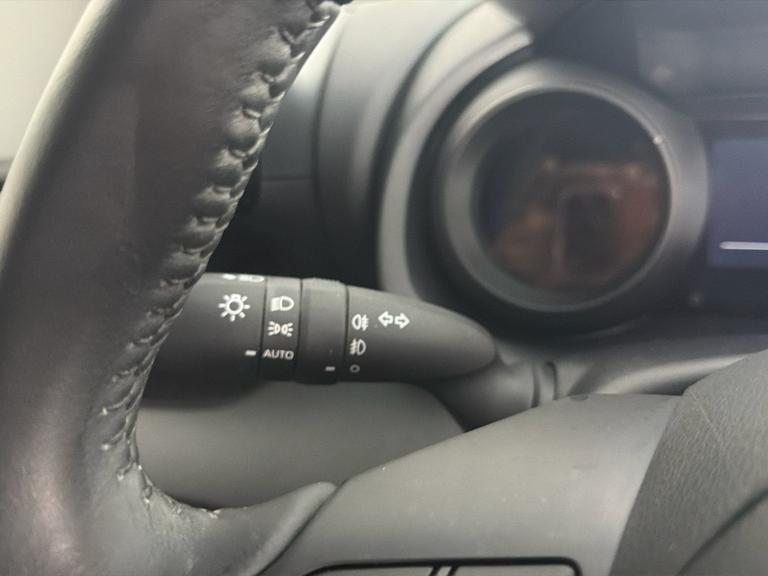 TOYOTA Yaris Photo bsapi-890bdd2ccc2152ec56e5d5f3d8c7cd9fe3defd93.jpg