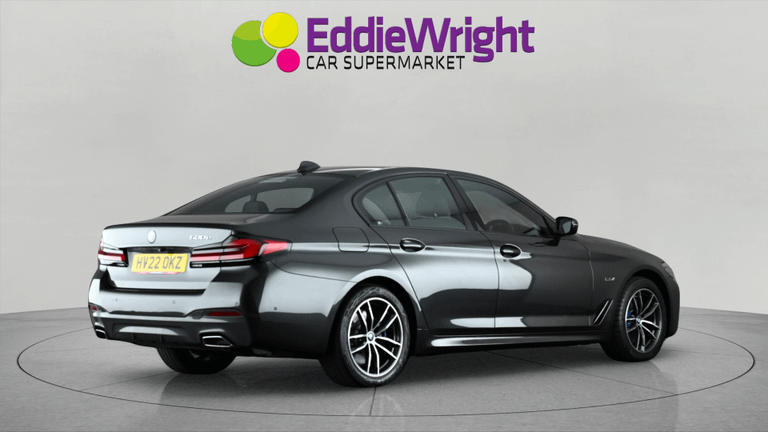 BMW 5 Series Photo bsapi-893786adba0cf70d97a6bb4be59fd10f3b097de5.jpg