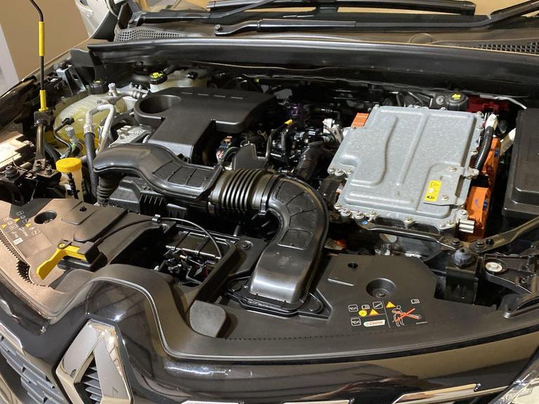 RENAULT Captur Photo bsapi-8956685afb77a244bbe170243897947034a1a519.jpg