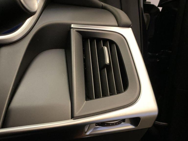 JAGUAR I-PACE Photo bsapi-896a3644defb4adce513ea80f34222caec969d7a.jpg