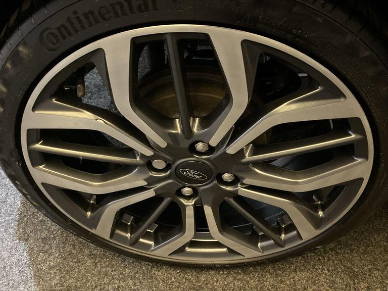 Ford FIESTA Photo bsapi-897095636ffb42f0eb8d69afdd5e26bfeb8e847f.jpg