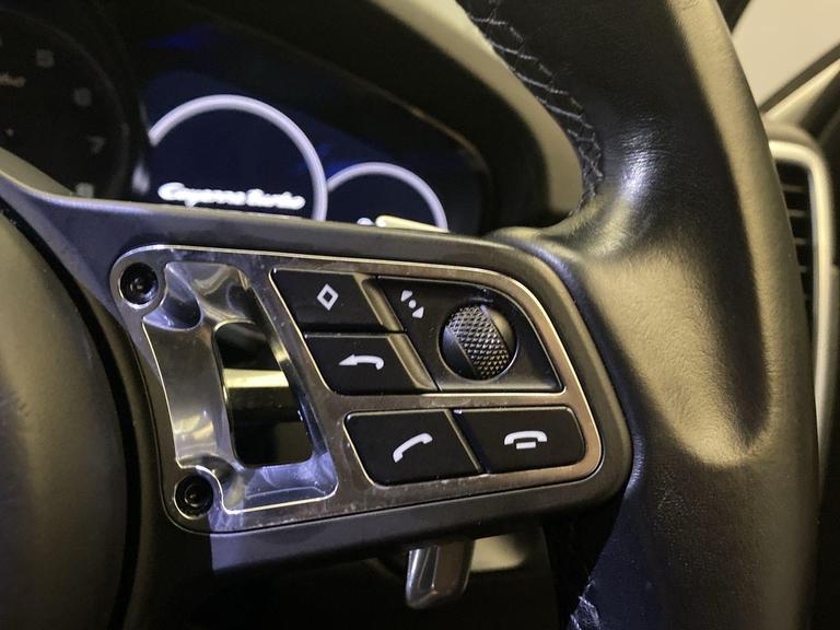 Porsche CAYENNE Photo bsapi-898a13abf8d67f49d9f300b824004a2b0457be84.jpg