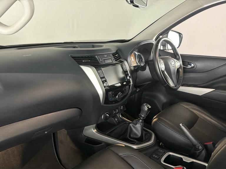 NISSAN Navara Photo bsapi-8a380f9cb56f22ad9c4761bd14c8e0ebb9887425.jpg