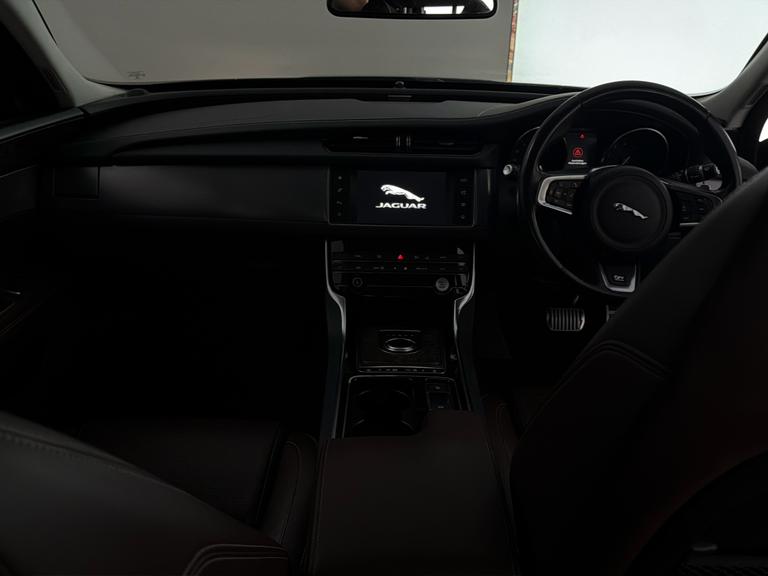 Jaguar Xf Photo bsapi-8a7b92d5b89c810ae9c81cb751c81fe21c841640.jpg