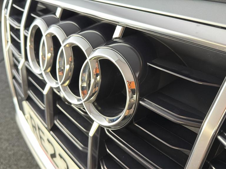 Audi Q7 Photo bsapi-8af0c94363ac83f96fab75865dd32cdd409d73a3.jpg