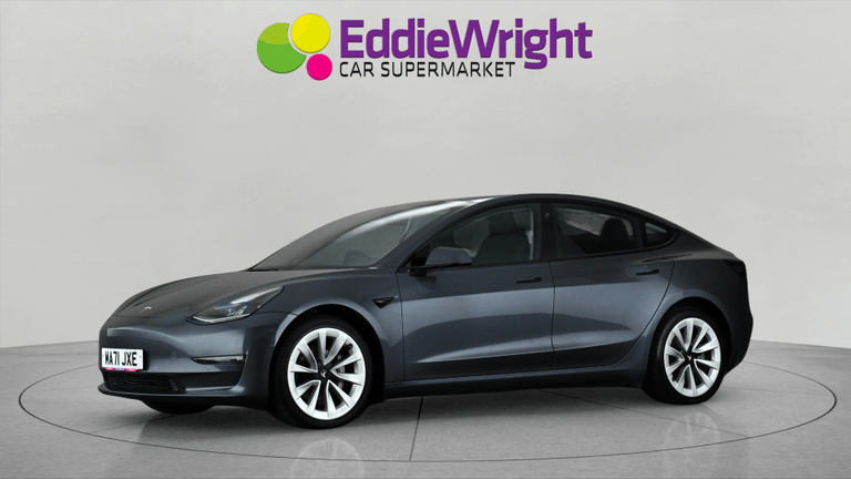 TESLA Model 3 Photo bsapi-8af9912bcfc2e47cfa61a18be1528793d71d16cc.jpg