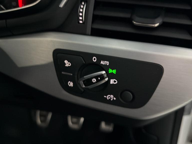 AUDI A4 Photo bsapi-8b33542f4f2bf4b7b7a57e4b863721f79ff9ec9e.jpg