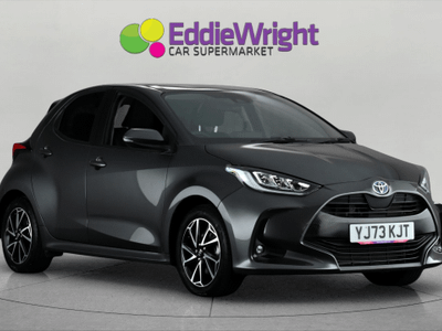 2024 TOYOTA YARIS 1.5 VVT H 116 BHP DESIGN E CVT NQ CRUISE PARK CAMERA... photo