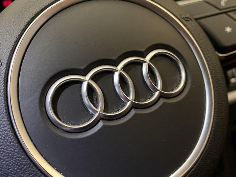 Audi A5 Photo bsapi-8c0829f49a863c72beeda0bf20648329dd092123.jpg