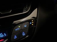 TOYOTA C-HR Photo 13