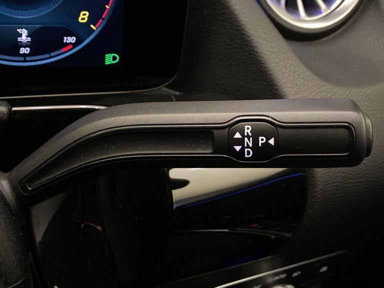MERCEDES-BENZ GLA Photo bsapi-8c9e323fa07169d55331a1fa8c4f4722240be420.jpg