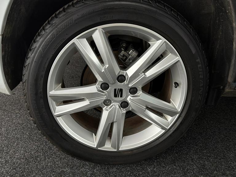 SEAT ATECA Photo bsapi-8d01f575d4bdb4d5aa8a69b093f906767561a31a.jpg