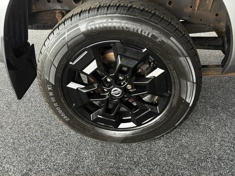 NISSAN Navara Photo bsapi-8d1a5c8a99c3143e6ff4ef02c8bda949bf2b330d.jpg