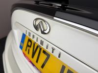 INFINITI Q30 Photo 24