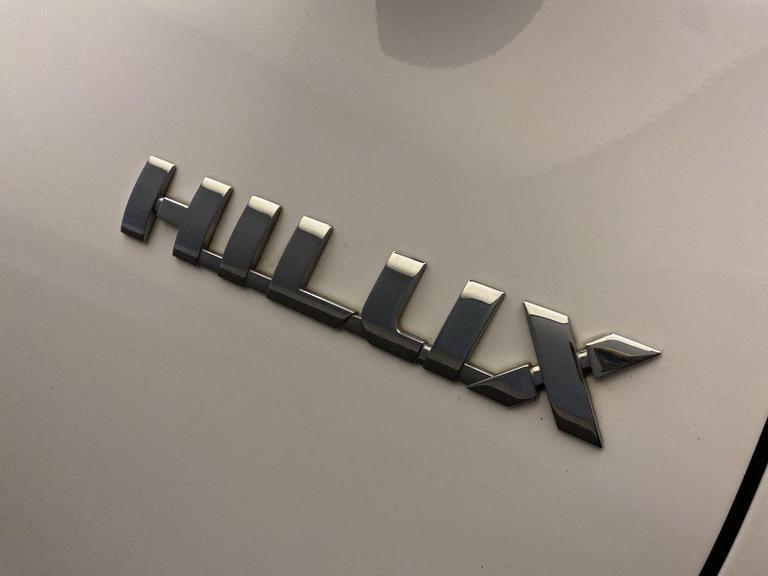Toyota HILUX Photo bsapi-8ddeafd76ed5411ae14150b78ee8c5f53e70f366.jpg