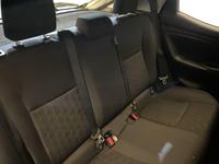 TOYOTA YARIS Photo 7