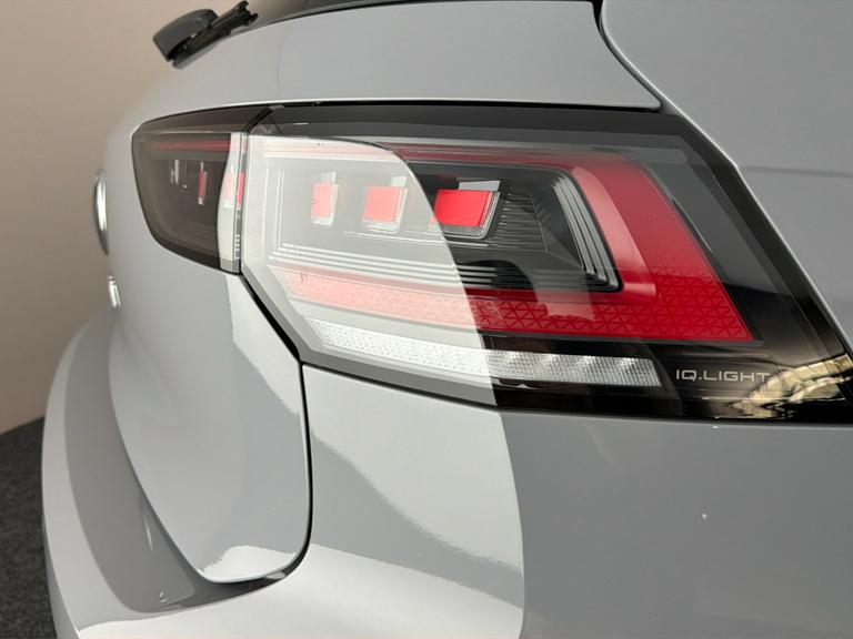 Volkswagen GOLF Photo bsapi-8f6fb3679f617800796dbddfc0e84a39171b90d8.jpg