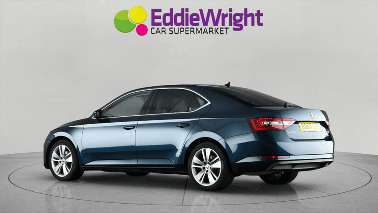 Skoda Superb Photo bsapi-90da1eab095205657641e8760ce0679477d71c23.jpg