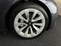 TESLA Model 3 Photo 14