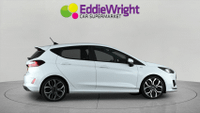 FORD FIESTA Photo 2