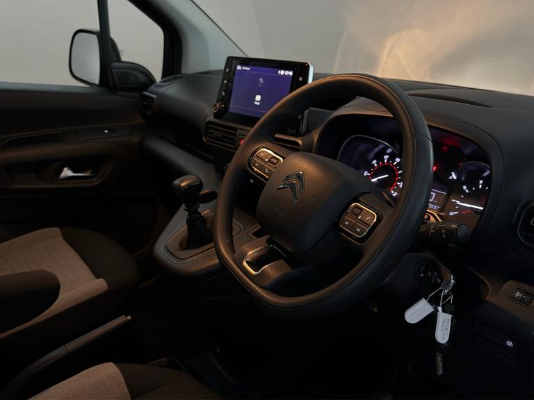 Citroen Berlingo Photo bsapi-91e13d246a2cfa0c1ff0c582bffb6b74c0a53678.jpg