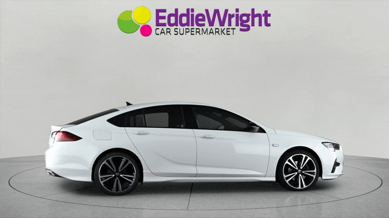 VAUXHALL Insignia Photo bsapi-93ea540c2f8747e6b600dc3c116688f8ead88fc0.jpg