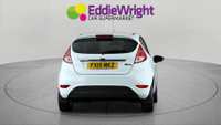 FORD Fiesta Photo 5
