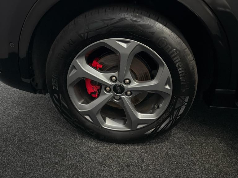 FORD Kuga Photo bsapi-946b6fb603d98ada194a2b5ad453a4c904edd7f0.jpg