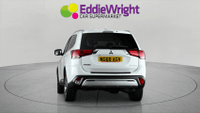MITSUBISHI Outlander Photo 5