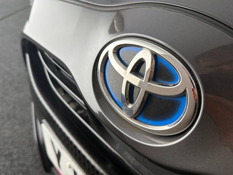 TOYOTA Yaris Photo bsapi-951faf75ea6d07a2b9f2cb59a46cf855c2fb4b72.jpg