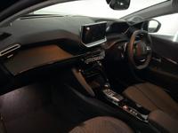 PEUGEOT 208 Photo 28