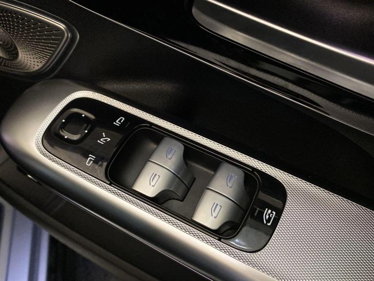 MERCEDES-BENZ EQE Photo bsapi-95876e225b730878f42e34ab2595d51d1fb93339.jpg