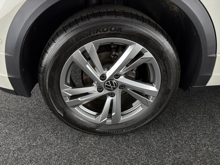 VOLKSWAGEN T-ROC Photo bsapi-9629190cc5e6d6e21ac5b965efabdefe2117e4e3.jpg