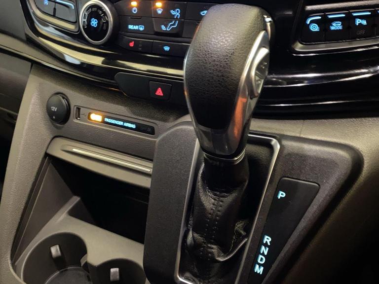 FORD TOURNEO CUSTOM Photo bsapi-96683d8da03e3e18a712362056c69259fcb094c3.jpg