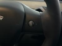 TESLA Model 3 Photo 31