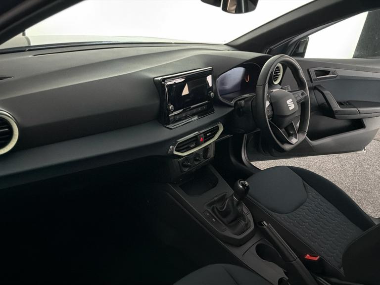 SEAT ARONA Photo bsapi-9721add299e37270633bba47f45d7ca841295540.jpg
