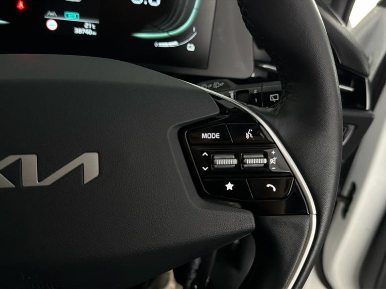Kia NIRO Photo bsapi-97cfaaa949b6adde41b518352153a5e92940c49a.jpg